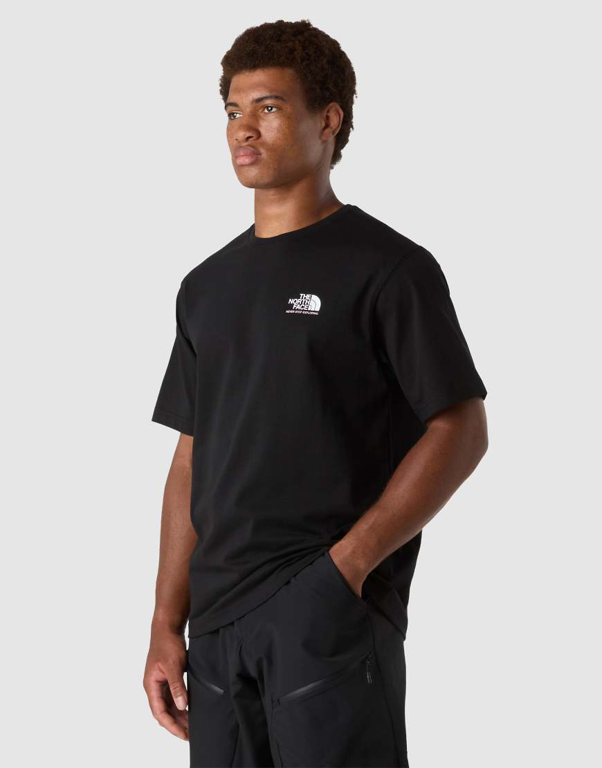 The North Face - M NSE Repeat - Locker geschnittenes T-Shirt in TNF-Schwarz/TNF-Weiß