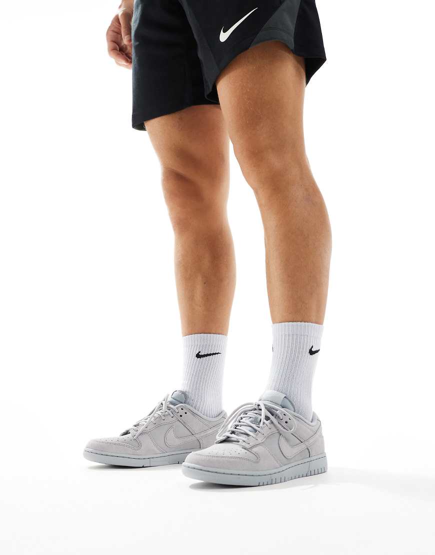 Nike - Dunk Low Retro - Sneaker in Grau