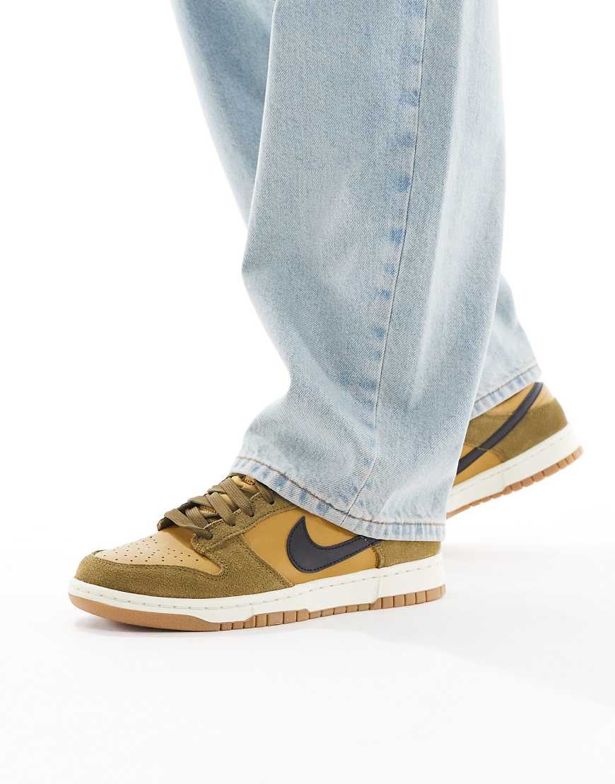Nike - Dunk Low - Retro-Sneaker in Khaki und Wollweiß-Grün