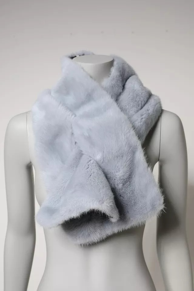 Poederblauwe Mink Vacht Nekwarmer Sjaal - maat One Size