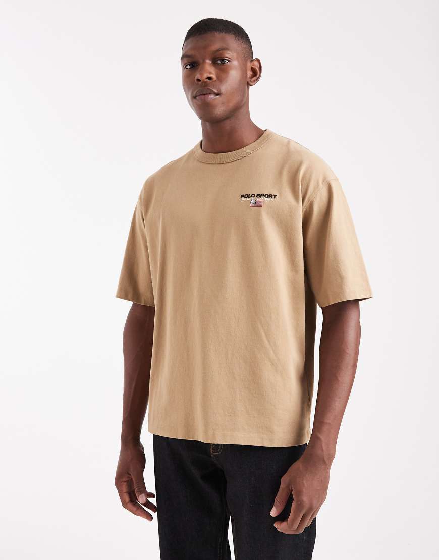 Polo Ralph Lauren - Sport Capsule - Schweres Relaxed-Fit-T-Shirt in Khaki-Beige mit kleinem Flaggen-Logo-Neutral