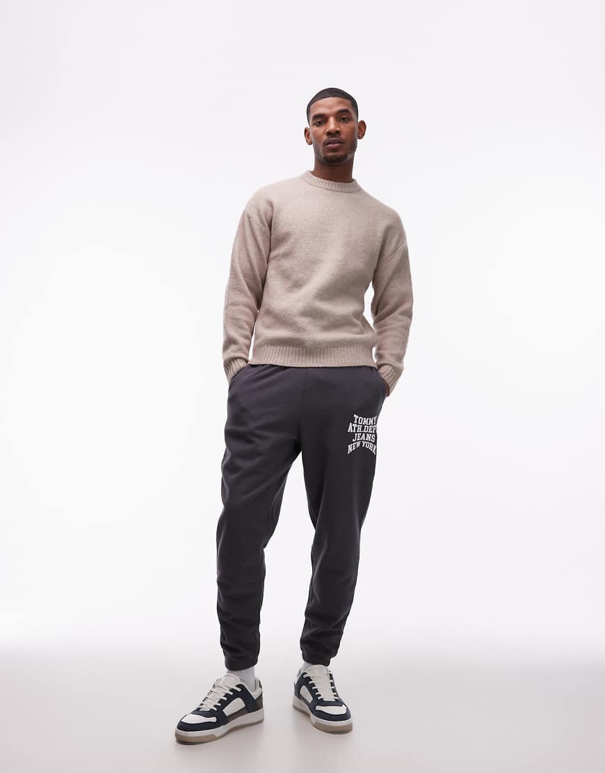 Tommy Jeans - Jogginghose in verwaschenem Schwarz mit "Athletic Dept"-Print