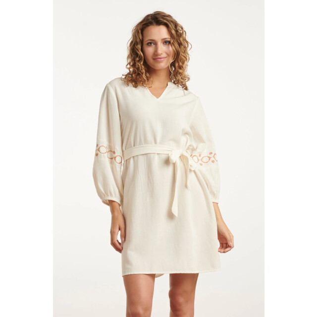 Smashed Lemon 25195 off white jurk met geborduurde mouwen |