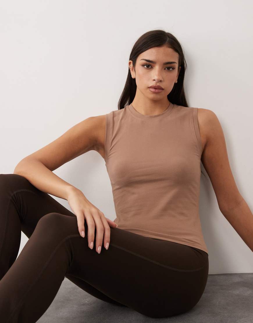4505 - Figurbetontes Alltags-Tanktop aus Baumwolle in Rehbraun mit schnelltrocknendem Finish-Neutral