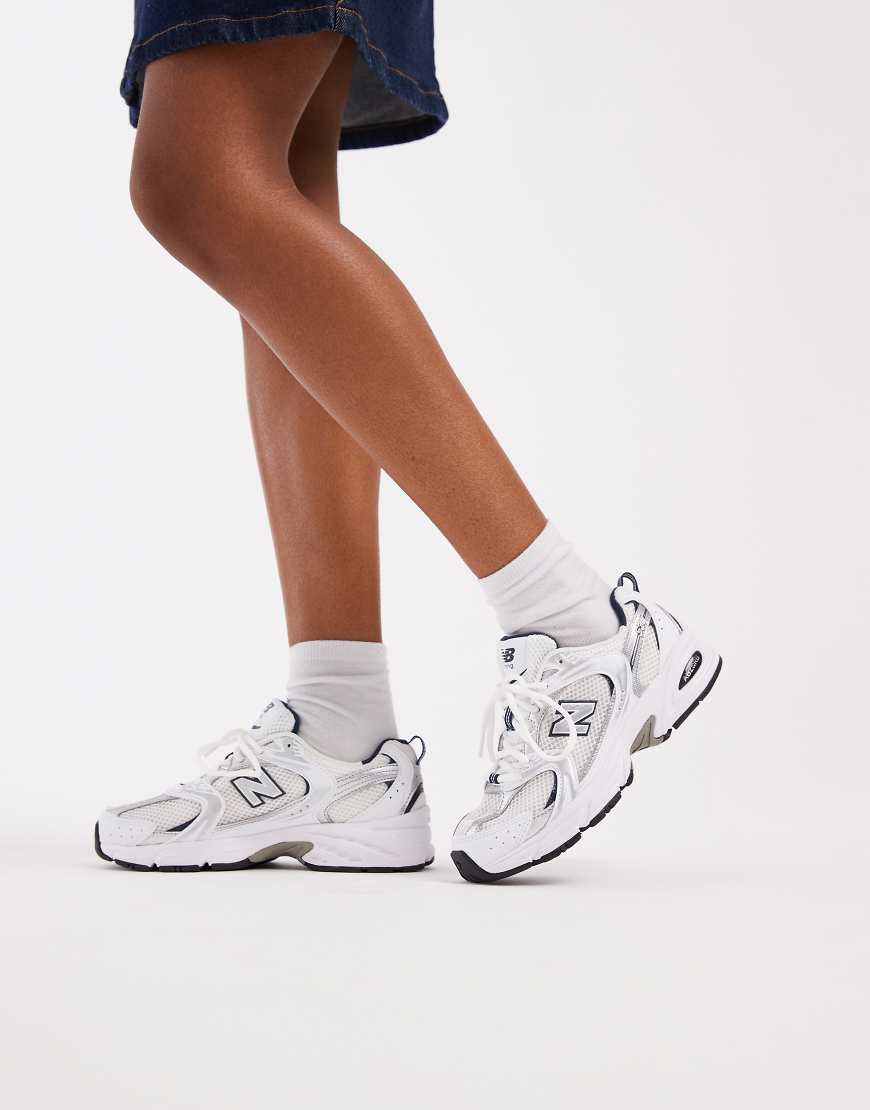 New Balance - 530 - Sneaker in Weiß und Grau