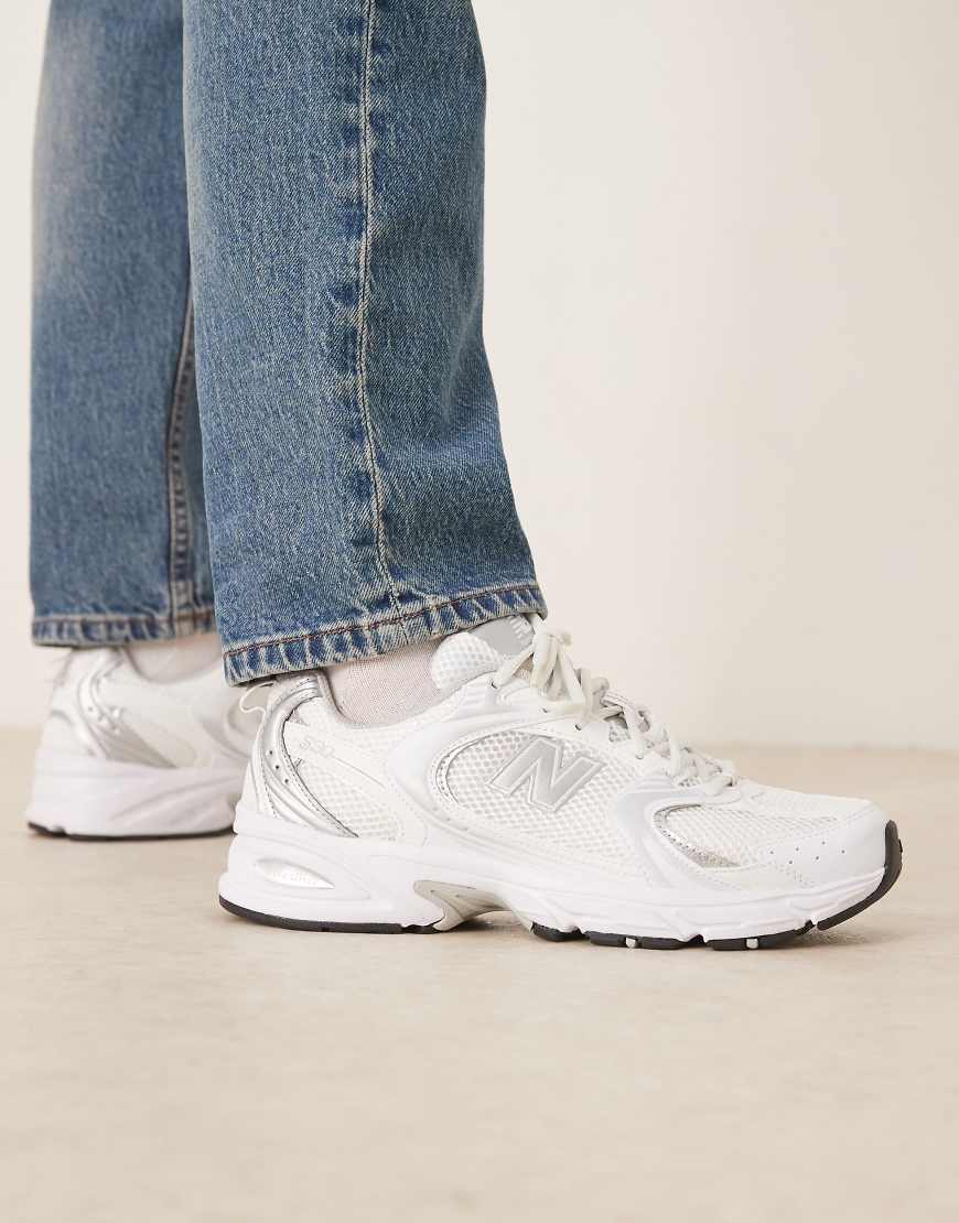 New Balance - 530 - Sneaker in Weiß und Silber
