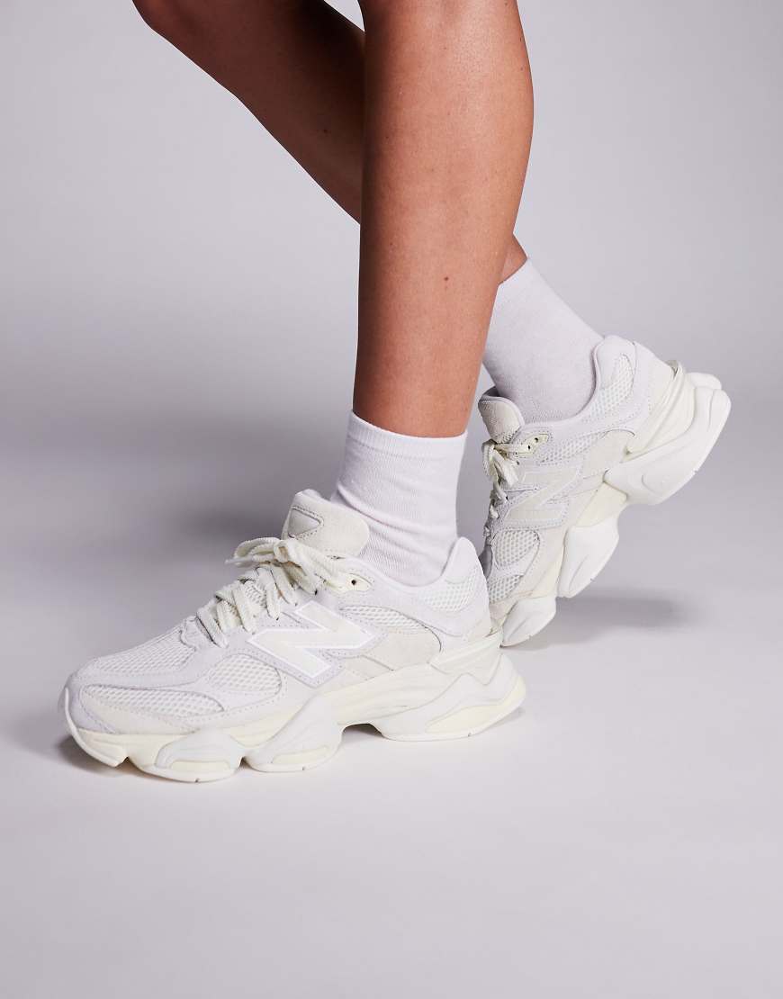 New Balance - 9060 - Sneaker in gebrochenem Weiß-Neutral