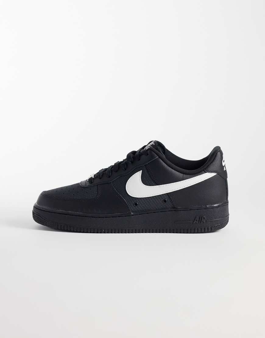 Nike - Air Force 1 '07 LV8 - Sneaker aus Funktionsmaterial in Schwarz