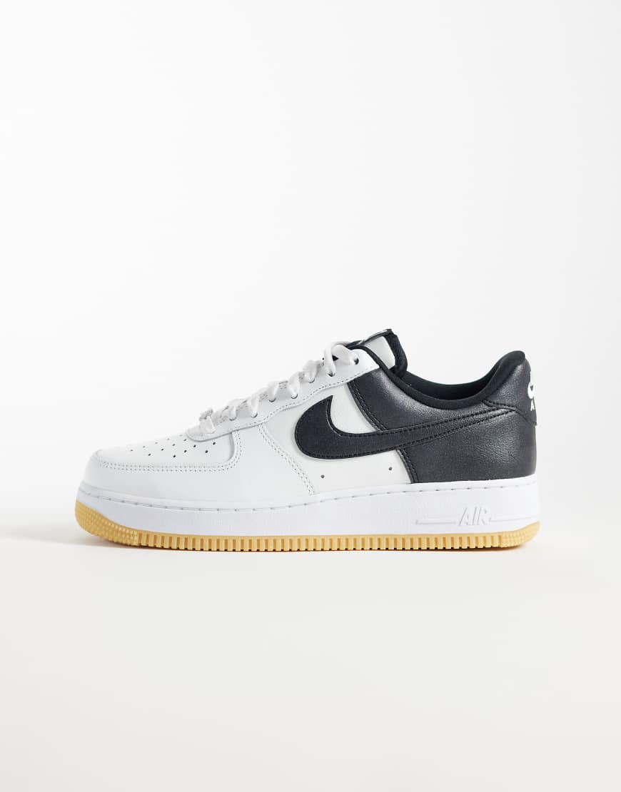 Nike - Air Force 1 '07 LV8 - Sneaker in Weiß und Schwarz
