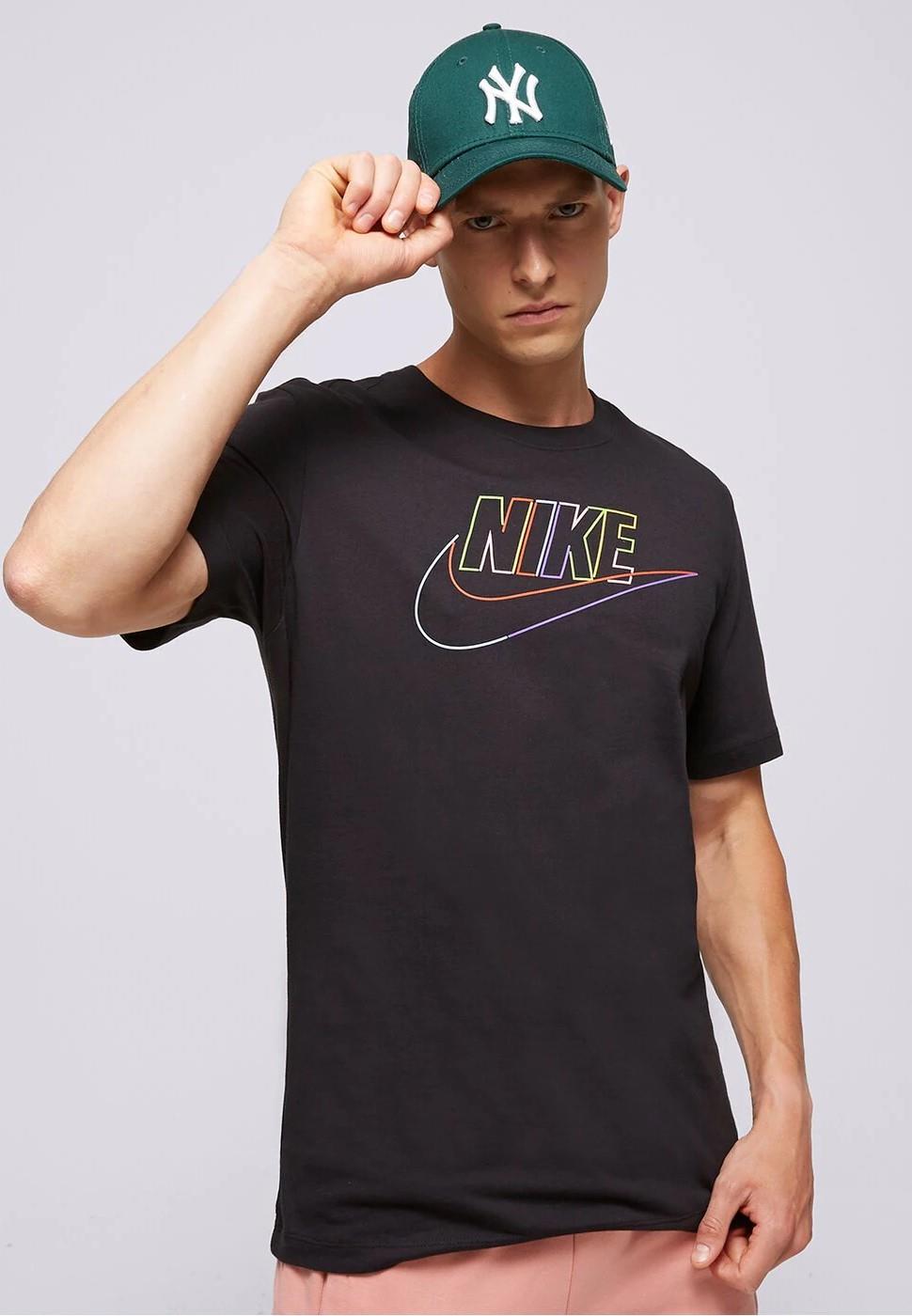 Nike M NSW Club+ BRD PK HBR T-shirt in zwart