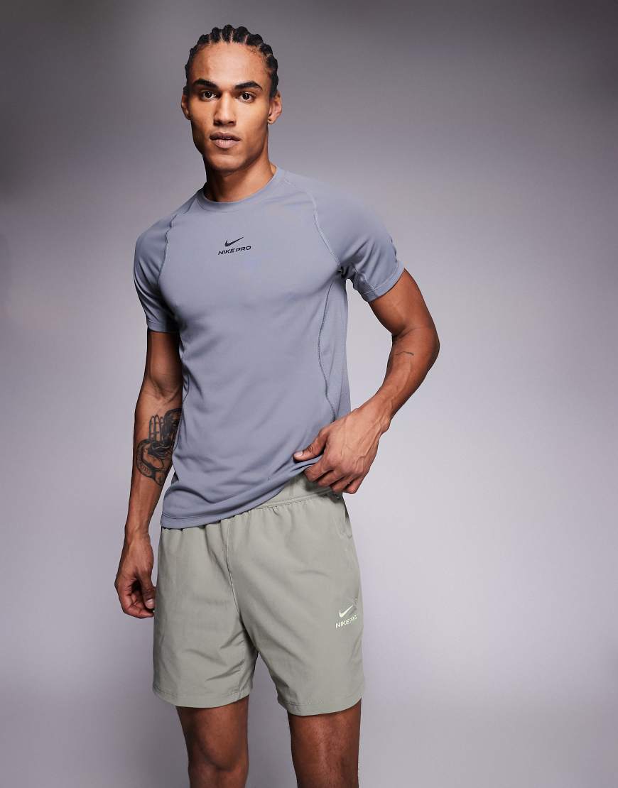 Nike - Pro ADV Training - Shorts in Grün mit Logo, 6 Zoll Schrittlänge