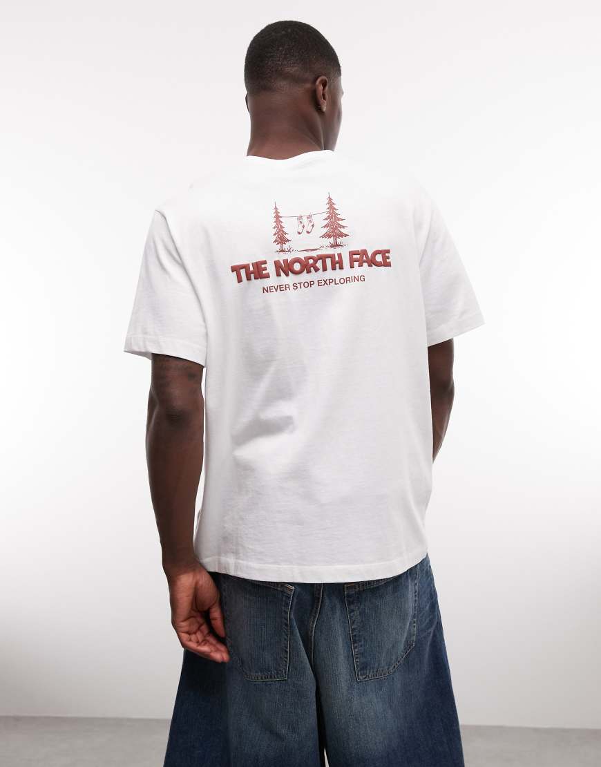 The North Face - Camping - Relaxed-Fit-T-Shirt in Weiß mit Rückenprint