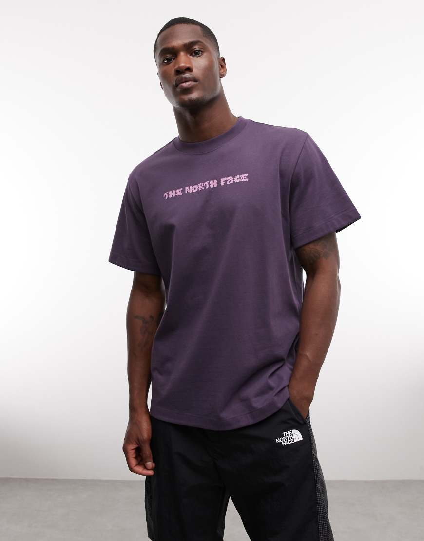 The North Face - Locker geschnittenes T-Shirt in Lila mit verdrehtem Logo