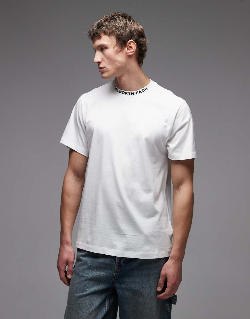 The North Face - Zumu - Locker geschnittenes T-Shirt in Weiß