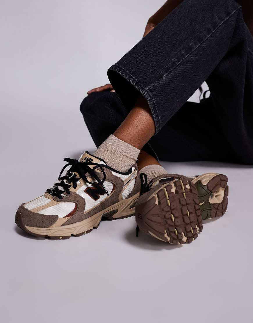 New Balance - 530 - Sneaker in Weiß mit braunen Details