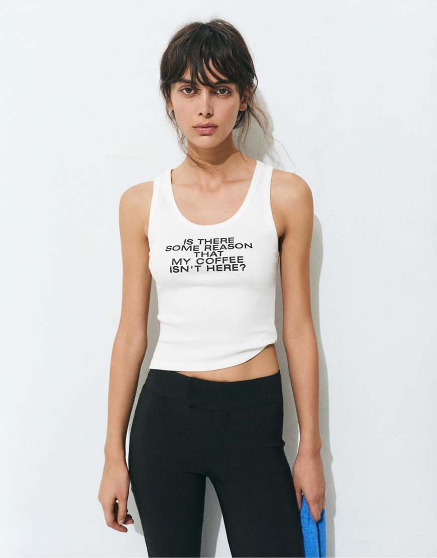 Pull & Bear - Tanktop in Eisweiß mit "Der Teufel trägt Prada"-Grafik