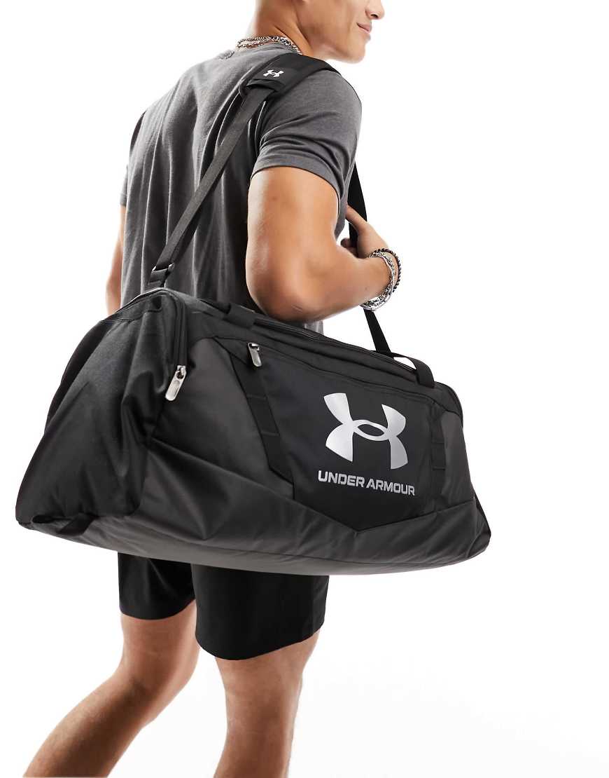 Under Armour - Undeniable 5.0 - Große Beuteltasche in Schwarz